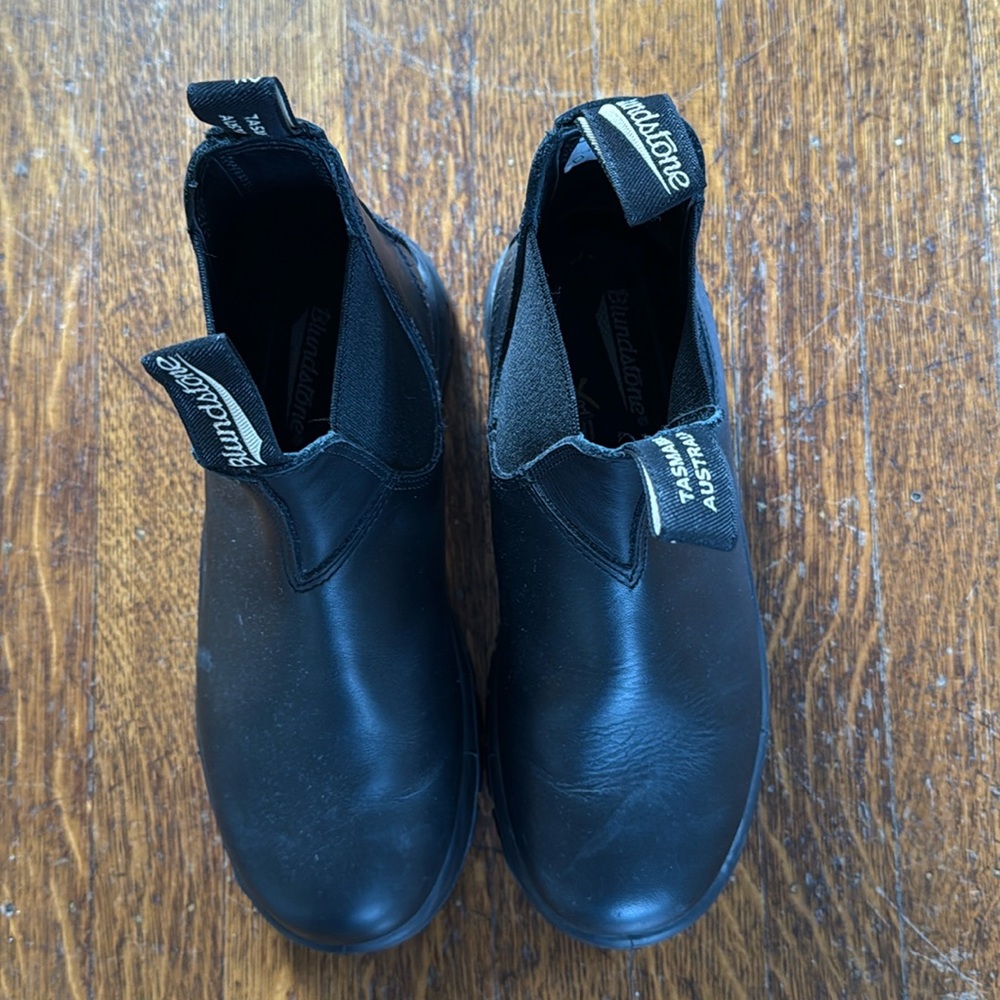 Blundstone Women’s Chunky Chelsea Boots – Black, Size 5 US 8